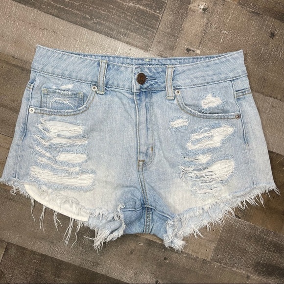 American Eagle Distressed Hi-Rise Festival Jean Short size 4 - Picture 11 of 11